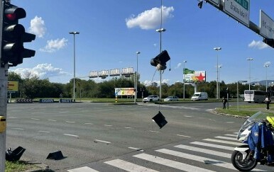 Oštećen semafor na križanju SR Njemačke i Vatikanske