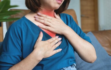 Upala jednjaka ili ezofagitis: Koji su simptomi, kako se liječi, što s prehranom?