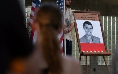 Okupljanje nakon smrti Charlieja Kirka