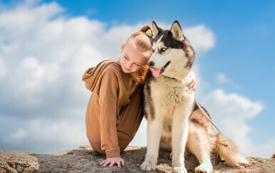 Kako se piše: djevojčičin ili djevojčicin