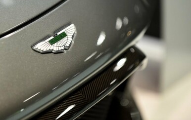 Beba 007: Proizvođač luksuznih automobila predstavio dizajnerska dječja kolica