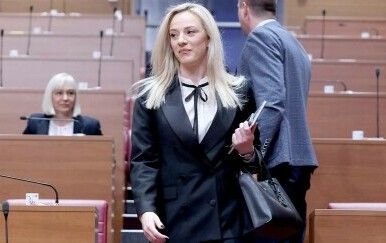 Tko je političarka Sanda Livia Maduna?