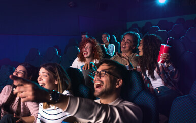 Kako se piše: smiješniji ili smješniji