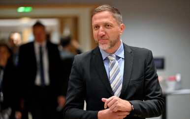 Susjedna država ima obvezni regres, a sad planiraju uvesti i obveznu božićnicu