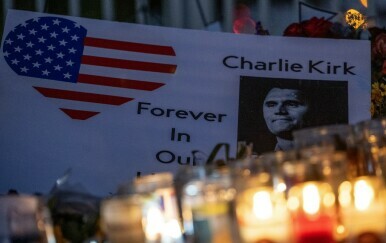 Trumpova galaksija okuplja se u Arizoni na ispraćaju Charlieja Kirka - 2