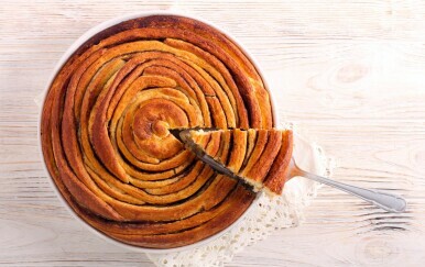 Novi život cimet-rolica: Torta za prave ljubitelje ovog sočnog slatkog klasika