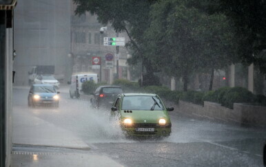 Jaka kiša stvara probleme u Šibeniku - 36