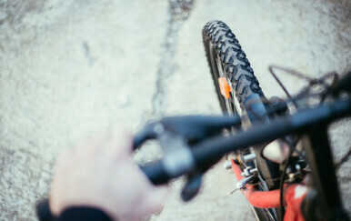 Muškarac na biciklu, ilustracija