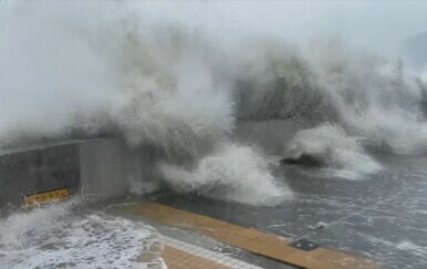 Supertajfun hara Azijom - 3