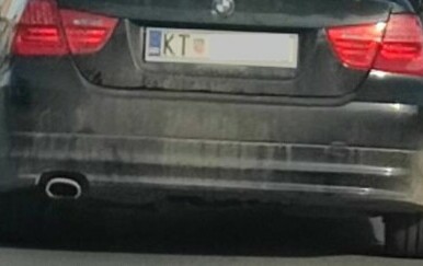 Bizaran natpis na ovom BMW nasmijao publiku! Odmah su krenule fore na njegov račun