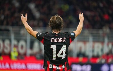 Luka Modrić poludio na Srbina usred derbija s Napolijem