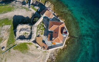 Tamo gdje je Krk najbliži kopnu: "Loše vrijeme" dio je čarolije