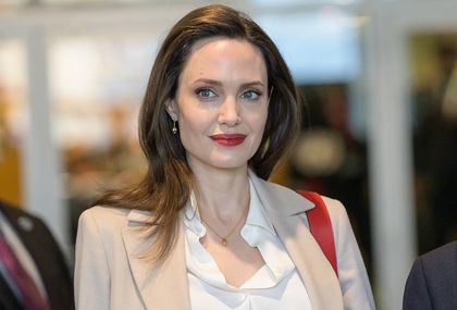 Angelina Jolie u popularnim, ali neudobnim cipelama - 2