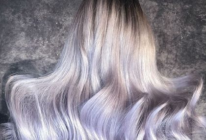 Kombinacija sive i boje lavdande novi je trend u bojenju kose