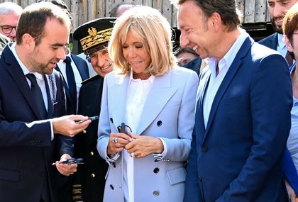 Brigitte Macron u predivnom kaputu - 4