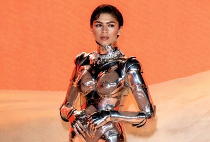 Zendaya u Muglerovom robotskom odijelu