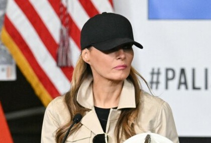 Melania Trump u Los Angelesu s kapom