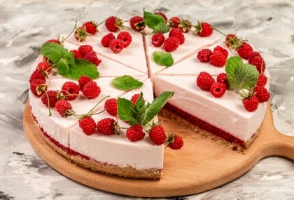 Lagana torta s malinama i jogurtom (ilustrativna fotografija)