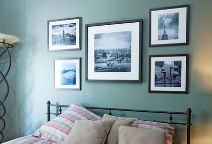 Napravite malu zidnu galeriju s najdražim fotografijama s putovanja