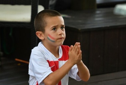 Dječak navija za Hrvatsku