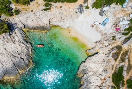 Mala Travna, Vis
