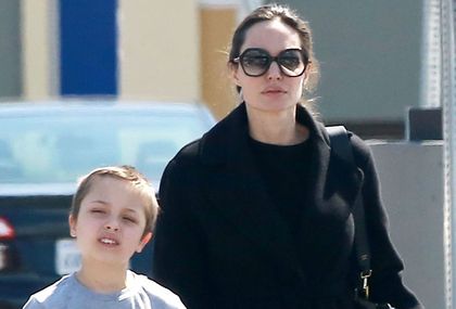 Angelina Jolie u kupovini sa sinom Knoxom - 5