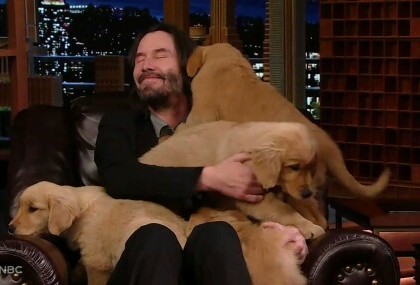Keanu Reeves sa štencima