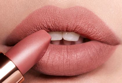Nijansa Pillow Talk Charlotte Tilbury pristaje svim putima