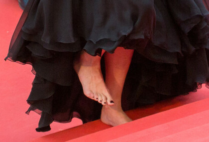 Julia Roberts bosonoga na crvenom tepihu u Cannesu