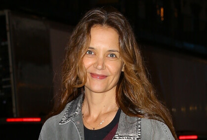 Katie Holmes u tajicama s trakom za stopalo i cipelama s petom - 6