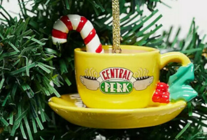 Ukras za bor u obliku šalice iz kafića Central Perk iz serije 'Prijatelji' - 2