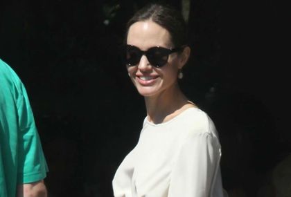 Angelina Jolie u dugačkoj haljini i skupocjenim salonkama - 3