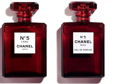 Prvi put u povijesti Chanel 5 promijenio je boju bočice