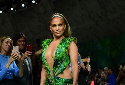 Jennifer Lopez u Versace haljini 19 godina kasnije - 2