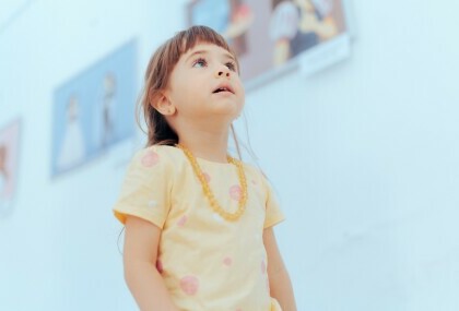 Djevojčica u muzeju
