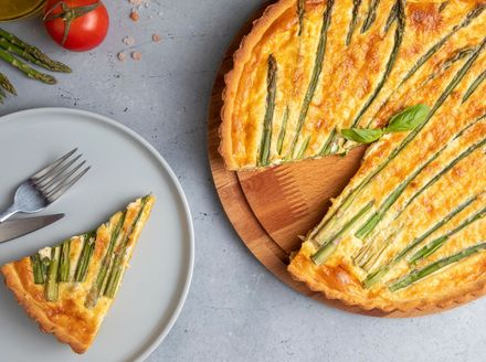 Veganski proljetni quiche sa šparogama