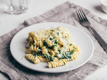 Tjestenina s limunom, ricottom i špinatom