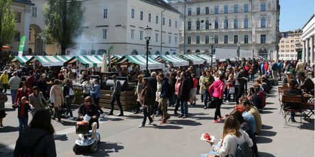 Prekrasni gradski trg dom je Odprtoj kuhni