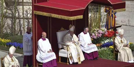 Papa predvodi misu na Uskrs (Foto: AFP) - 4