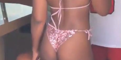 Zabava NFL zvijezde na jahti sa polugolim ženama (Screenshot)