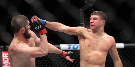 Al Iaquinta u meču protiv Nurmagomedova (Foto: AFP)