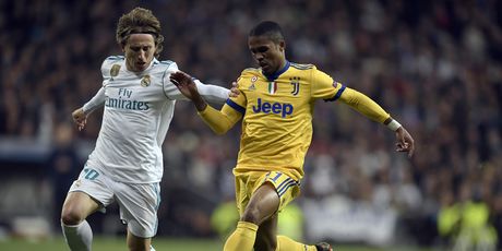 Modrić i Costa (Foto: AFP)