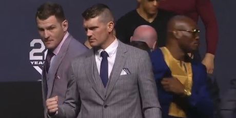 Miočić dekoncentrira Wonderboya Thompsona (Screenshot)