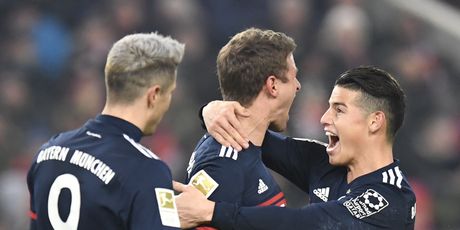 James, Muller i Lewandowski slave pogodak (Foto: AFP)