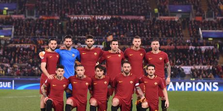 Alisson Becker sa suigračima iz Rome (Foto: AFP)