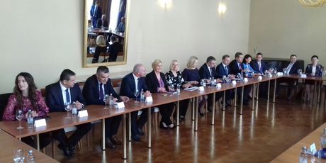 Predsjednica izmjestila svoj Ured u Šibensko-kninsku županiju (Foto: Dnevnik.hr)