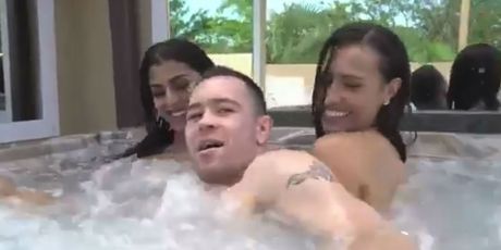 Colby Covington s \'\'kraljicama kaosa\'\' (Twitter)