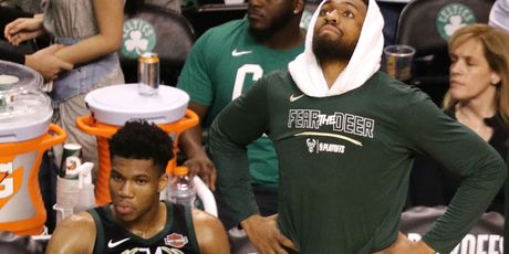 Giannis Antetokounmpo i Jabari Parker (Foto: AFP)