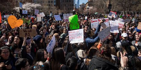 Američki učenici prosvjeduju za stroži nadzor oružja (Foto: AFP) - 1