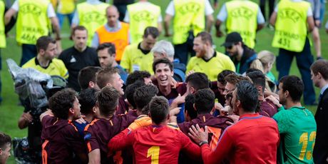 Juniori Barcelone prvaci Europe (Ma Masia Twitter)